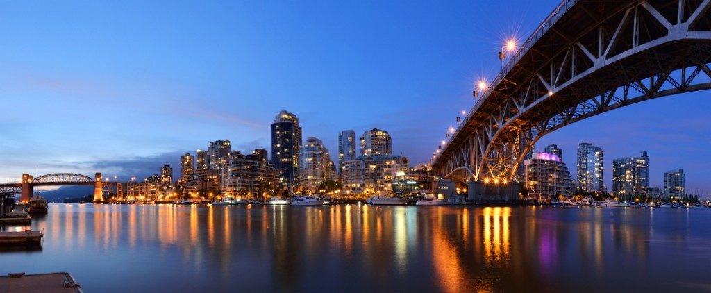 www.careercontacts.ca